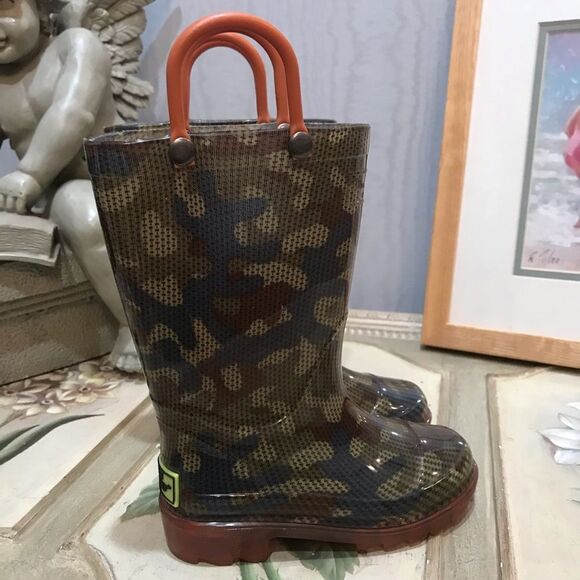 Western Chief Light Up Rain Boots Olive Mesh Camo Sz 5/6 NWOB - Picture 3 of 14
